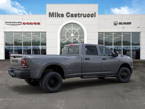 Ceramic Gray Clearcoat 2026 RAM 3500 Tradesman Crew Cab 4x4 8' Box