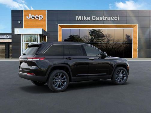 Diamond Black Crystal Pearlcoat 2026 Jeep Grand Cherokee Limited