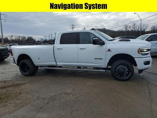 2024 RAM 3500 Laramie Crew Cab 4x4 8' Box