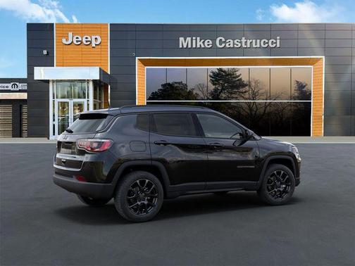 Diamond Black Crystal Pearlcoat 2026 Jeep Compass Latitude