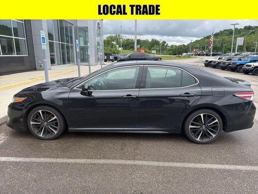 Black 2018 Toyota Camry XSE