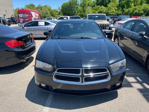 Pitch Black 2013 Dodge Charger SXT