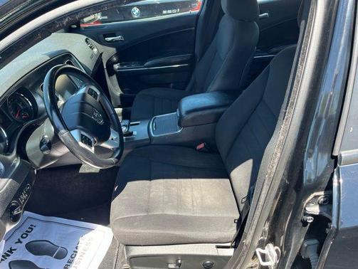 Pitch Black 2013 Dodge Charger SXT