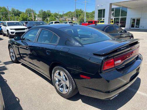 Pitch Black 2013 Dodge Charger SXT