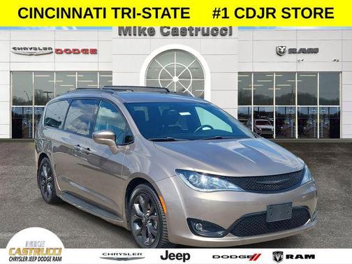 Molten Silver 2018 Chrysler Pacifica Touring-L