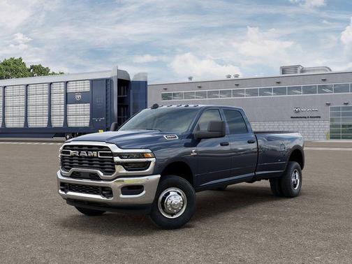 2026 RAM 3500 Tradesman Crew Cab 4x4 8' Box