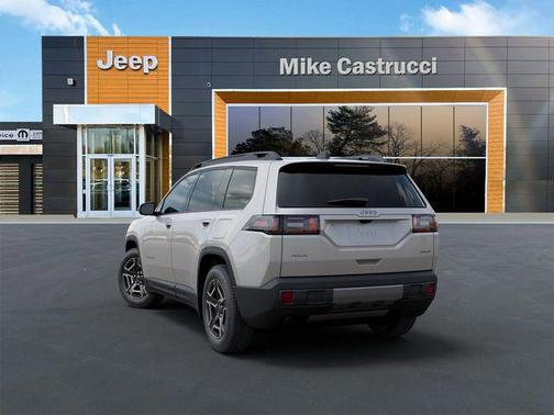 Silver Zynith Clearcoat 2026 Jeep Cherokee Laredo 4x4