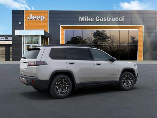 Silver Zynith Clearcoat 2026 Jeep Cherokee Laredo 4x4