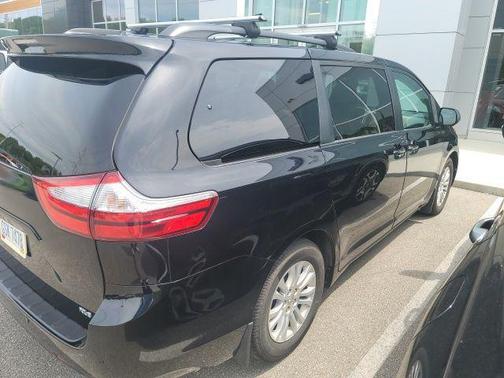 2017 Toyota Sienna SE