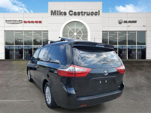 2017 Toyota Sienna SE