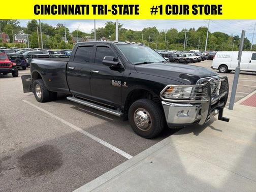 Brilliant Black Crystal Pearlcoat 2017 RAM 3500 Big Horn Crew Cab 4x4 8' Box