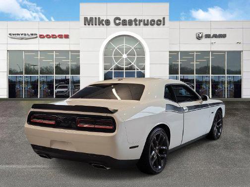 White Knuckle Clearcoat 2023 Dodge Challenger R/T