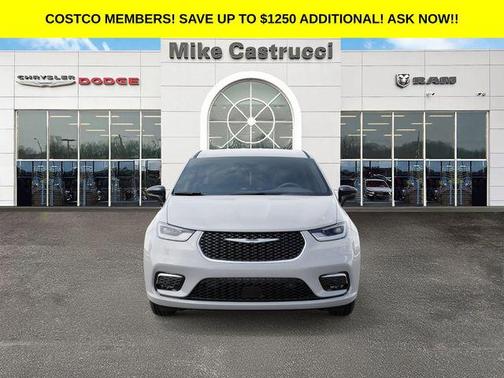 Bright White Clearcoat 2026 Chrysler Pacifica L