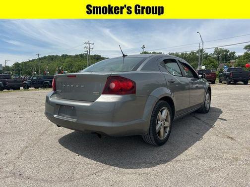 2011 Dodge Avenger Lux