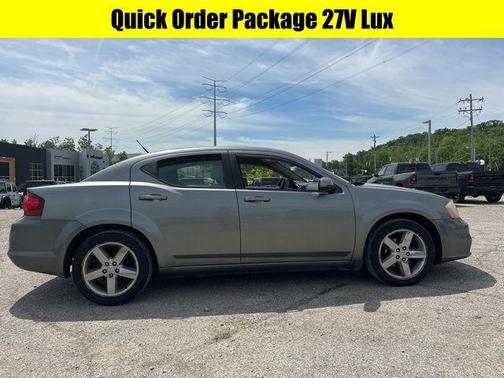 2011 Dodge Avenger Lux