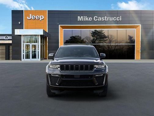 Diamond Black Crystal Pearlcoat 2026 Jeep Grand Cherokee Limited