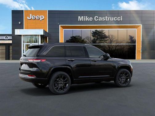 Diamond Black Crystal Pearlcoat 2026 Jeep Grand Cherokee Limited