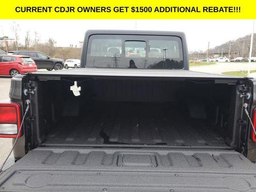 2026 Jeep Gladiator Sport