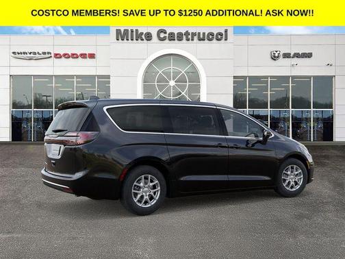 Diamond Black Crystal Pearlcoat 2026 Chrysler Pacifica L