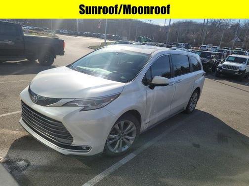 2021 Toyota Sienna Platinum 7 Passenger