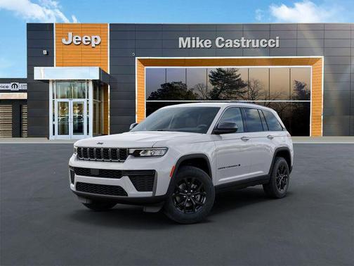 Bright White Clearcoat 2026 Jeep Grand Cherokee Altitude