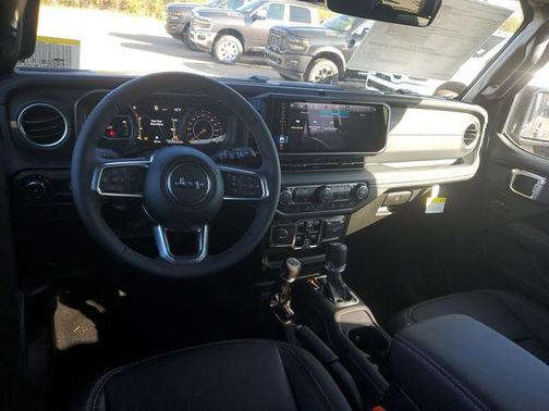 2026 Jeep Wrangler 4-Door Sahara 4x4