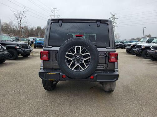 2026 Jeep Wrangler 4-Door Sahara 4x4