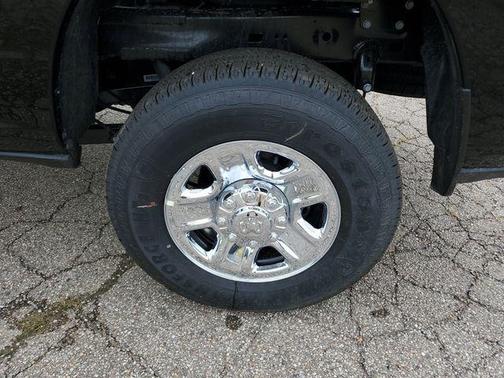 2025 RAM 2500 Tradesman Crew Cab 4x4 6'4' Box