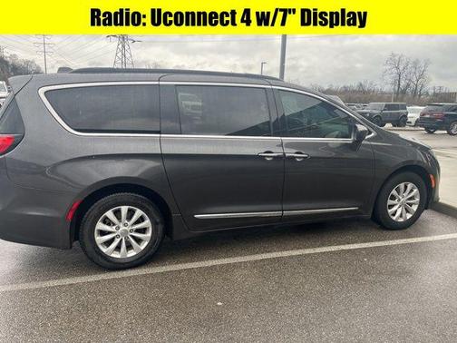 2018 Chrysler Pacifica Touring-L