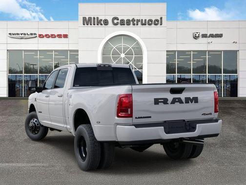 2026 RAM 3500 Laramie Crew Cab 4x4 8' Box