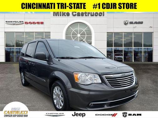2016 Chrysler Town & Country Touring