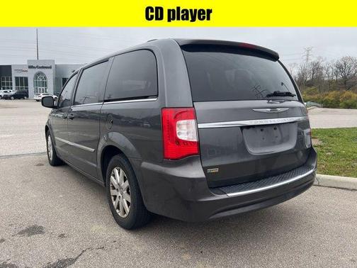 2016 Chrysler Town & Country Touring