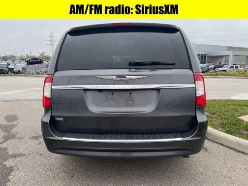 2016 Chrysler Town & Country Touring