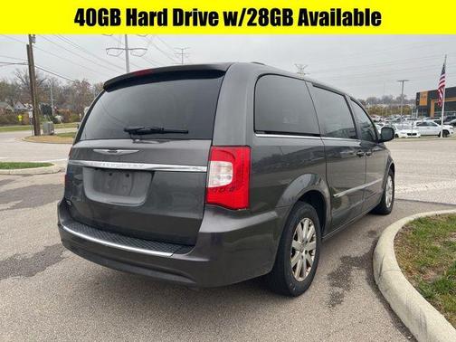 2016 Chrysler Town & Country Touring