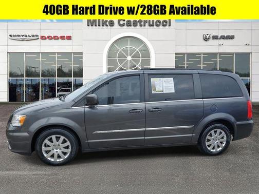 2016 Chrysler Town & Country Touring