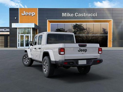 Bright White Clearcoat 2026 Jeep Gladiator Sahara 4x4