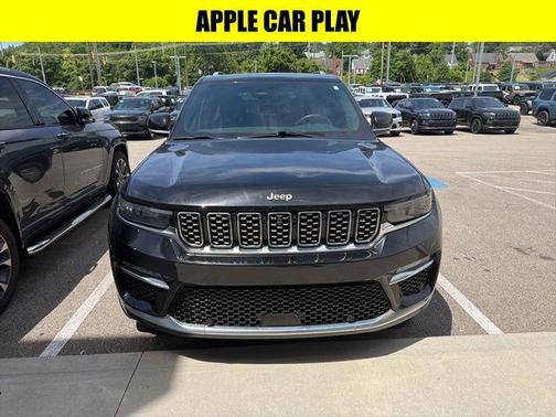 Diamond Black Crystal Pearlcoat 2023 Jeep Grand Cherokee Summit