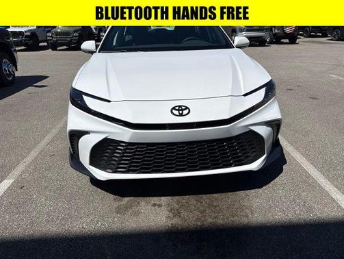 Ice 2026 Toyota Camry SE