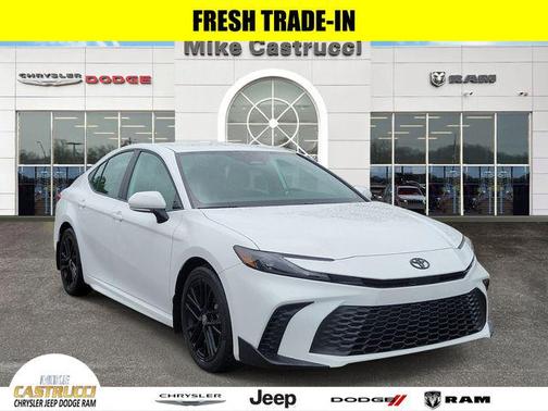Ice 2026 Toyota Camry SE