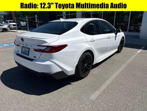 Ice 2026 Toyota Camry SE