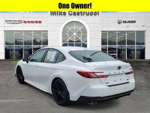 Ice 2026 Toyota Camry SE