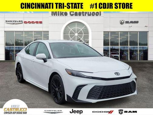 Ice 2026 Toyota Camry SE
