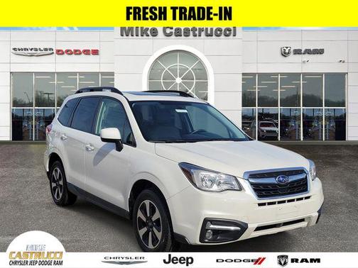 Crystal White Pearl 2018 Subaru Forester 2.5i Premium