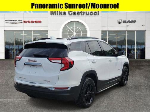 Summit White 2022 GMC Terrain AWD AT4