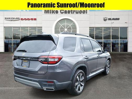 2024 Honda Pilot Touring 8-Passenger