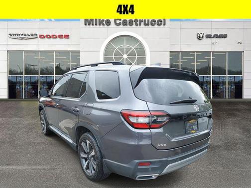 2024 Honda Pilot Touring 8-Passenger