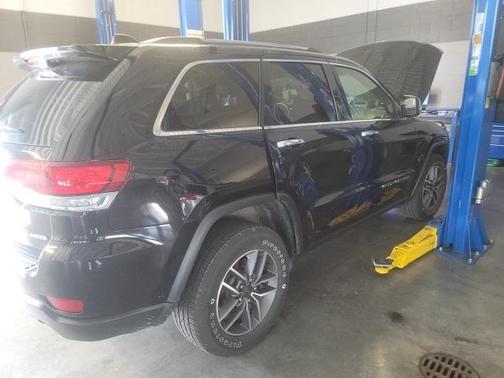 Photo 4 of 9 of 2020 Jeep Grand Cherokee Limited