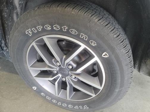 Photo 5 of 9 of 2020 Jeep Grand Cherokee Limited