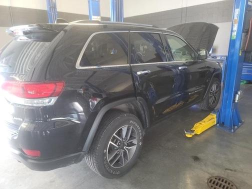 Photo 3 of 9 of 2020 Jeep Grand Cherokee Limited