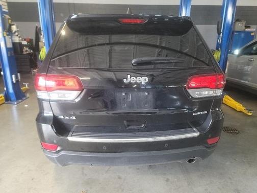 Photo 2 of 9 of 2020 Jeep Grand Cherokee Limited